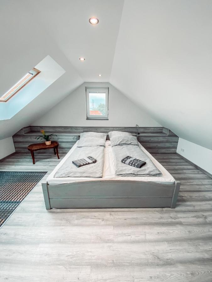 Eklektika Apartman Apartment