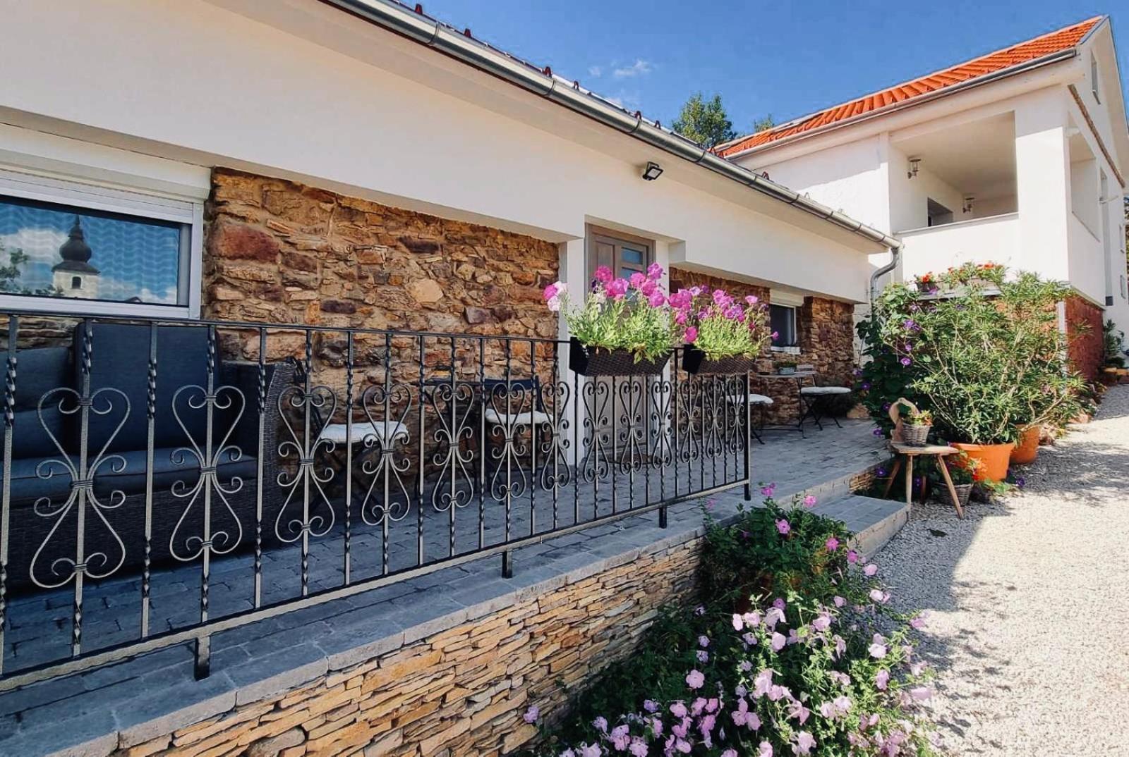 Eklektika Apartman Balatonalmadi